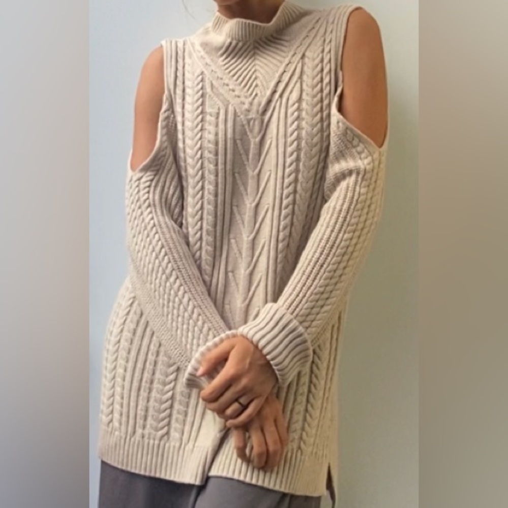 Coziest Sweater/Dress Ever - Size XL but can fit most ❤️